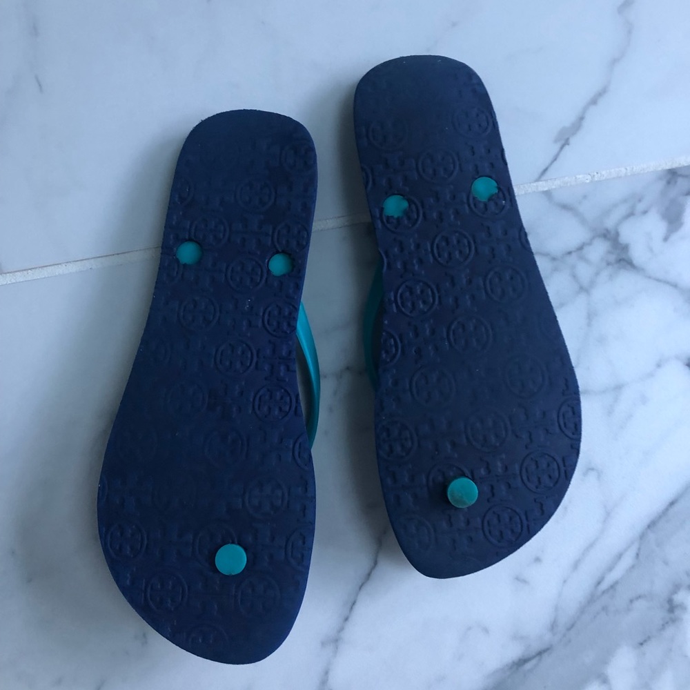 Tory Burch size 7/8 blue and green  logo Flip Flops - Picture 2 of 3